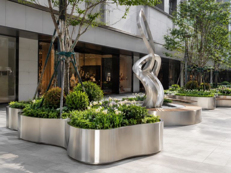 云龙县不锈钢景观雕塑与金属花箱